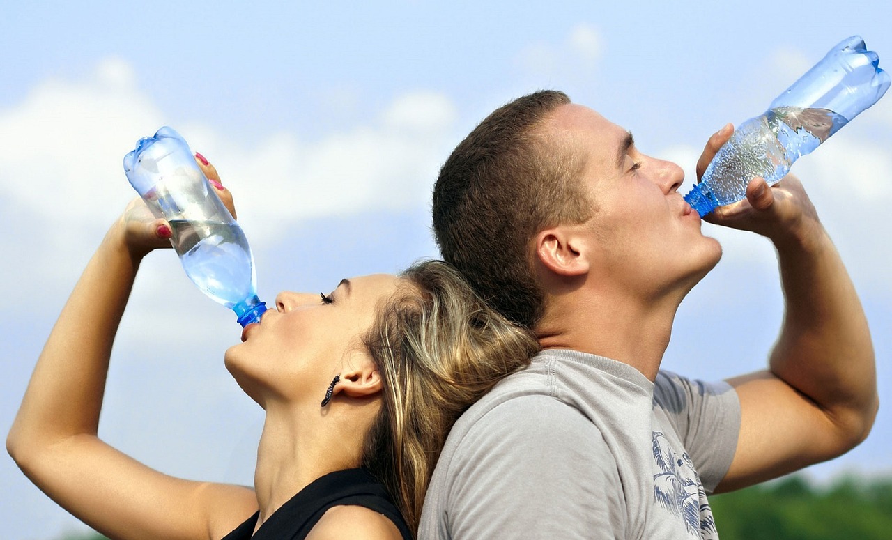 שתיית מים לפני ואחרי פעילות גופנית